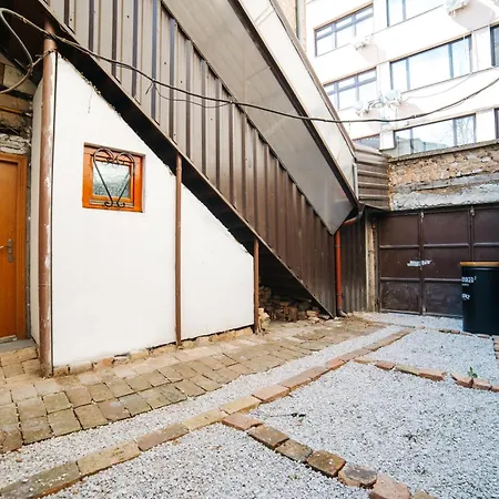 Appartement Urban Nest Across Scc