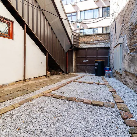 Appartement Urban Nest Across Scc